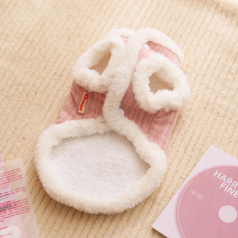Cozy winter vest for kittens, anti-shed cat clothing in pink with white trim, perfect for Ragdoll and small cats in fall and winter.