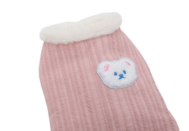 Cozy winter vest for kittens with a cute bear design, perfect for ragdoll and small cats in fall and winter.