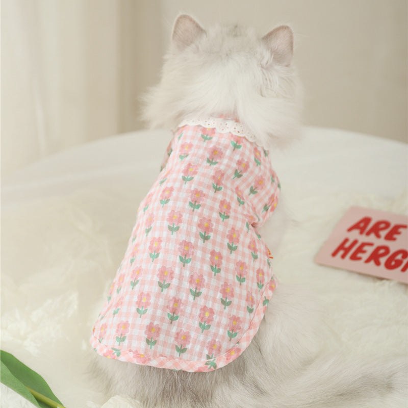 Summer thin anti-shedding vest for kittens in a floral pattern.