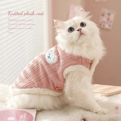 Cozy winter vest for kittens, anti-shed cat clothing for Ragdoll and small cats, cute and warm for fall and winter.